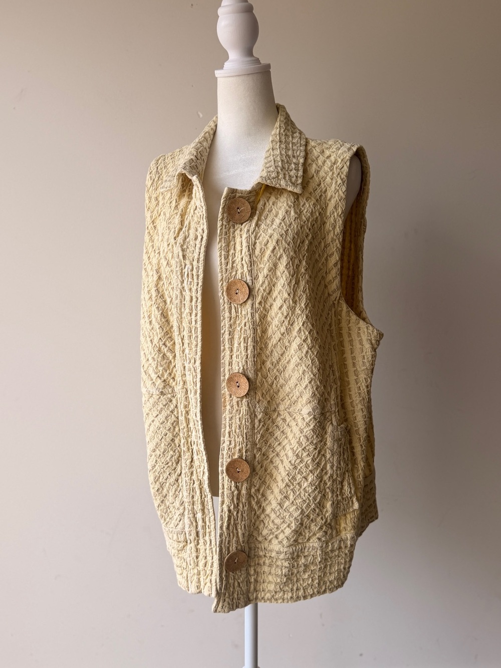 FOCUS 100% Cotton Button-Front Textured Sleeveless Vest in Cream
